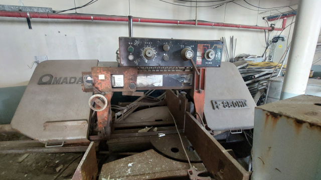 중고 밴드쏘 아마다 Amada H-650HD 금속 절단기 BandSaw