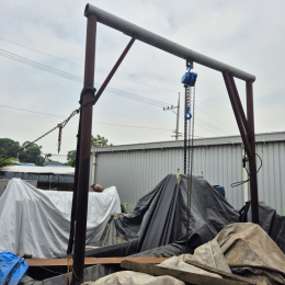 a hoist pillar