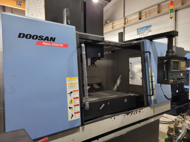 두산 6호 머시닝센터 MYNX650/50 중고머시닝센타