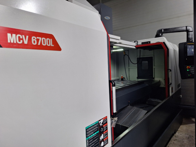 스맥 6.7호 머시닝센터 MCV6700L 중고머시닝센타