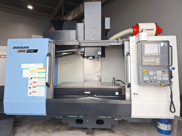 두산 6.7호 머시닝센터 DNM6700 중고머시닝센타