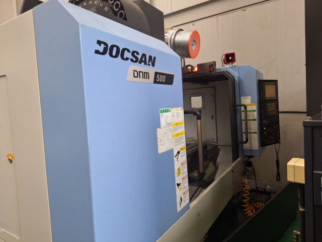 두산 5호 주축관통 머시닝센터 DNM500 중고머시닝센타