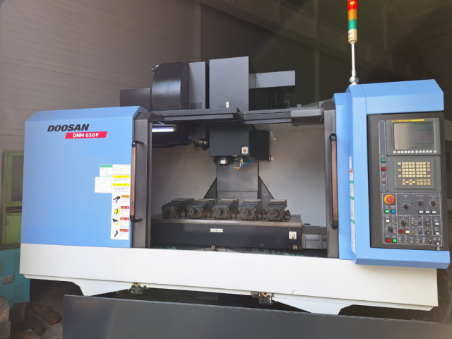 두산 6.5호 머시닝센터 DNM650P 중고머시닝센타