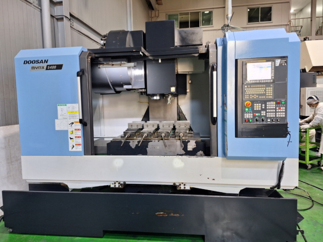 두산 5.4호 머시닝센터 MYNX5400 중고머시닝센타