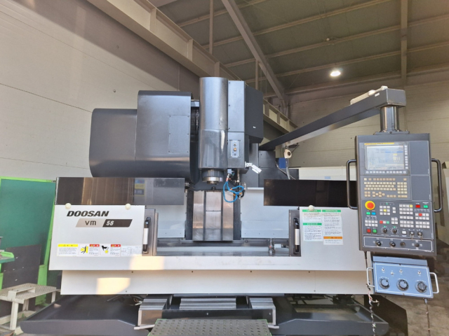 두산 5.6호 머시닝센터 VM56 중고머시닝센타