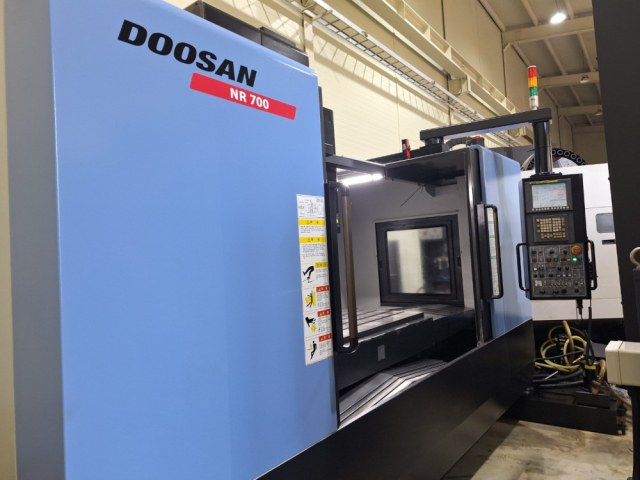 두산 7호 머시닝센터 NR700 중고머시닝센타