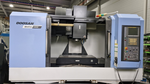 두산 5.4호 머시닝센터 MYNX5400 중고머시닝센타