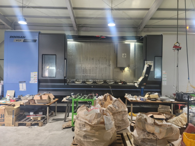 X축5000, 두산 5.5호 장축머시닝센터 VCF5500UL 중고머시닝센타