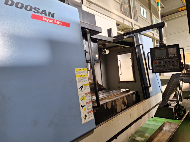 두산 5호 머시닝센터 MYNX500 중고머시닝센타