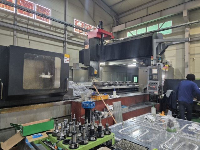 카포 31호 문형머시닝센터 BMC-4131(하이컬럼200mm) 중고머시닝센타