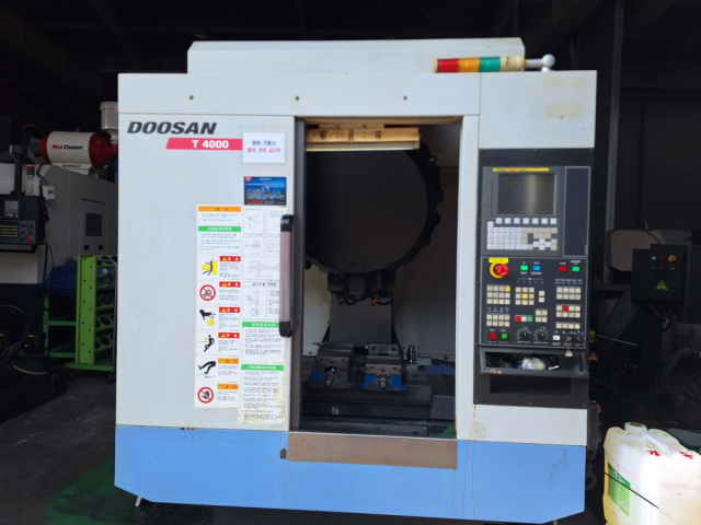 두산 탭핑센터 T4000 중고탭핑센타