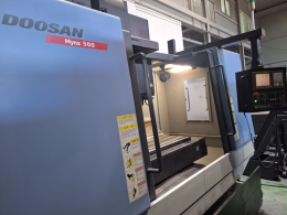 Doosan No. 5 machining center MYNX500 Second-hand machining center