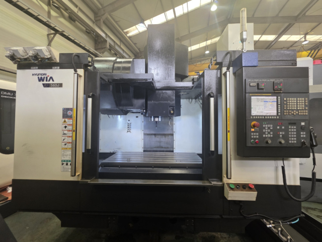 현대위아 5.6호 주축관통 머시닝센터 KF5600 중고머시닝센타
