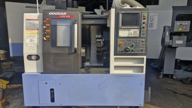 두산 6인치 CNC선반 LYNX200A(비젼) 중고CNC선반
