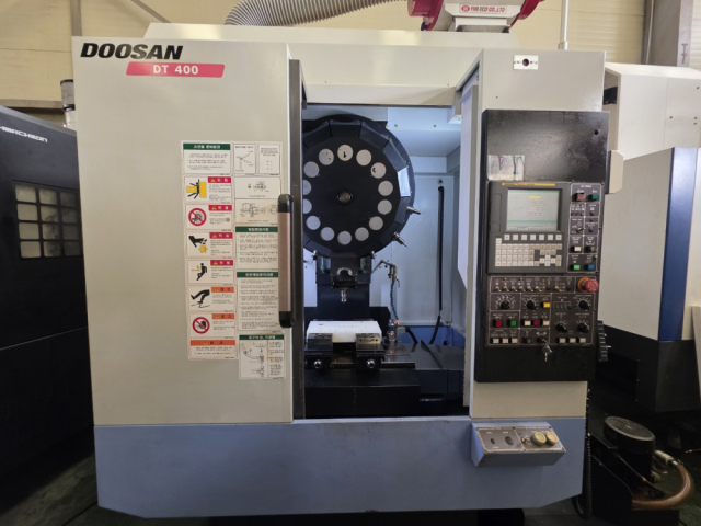 두산 탭핑센터 DT400/12K 중고탭핑센터