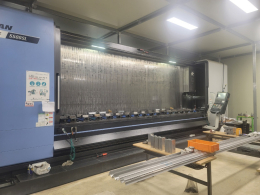 X-axis 6200, Doosan 5.5-class long-bed machining center VCF5500SL used machining center