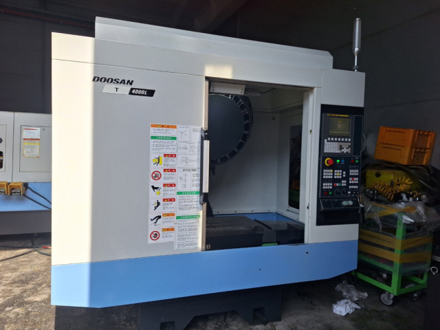 두산 탭핑센터 T4000L 중고탭핑센타