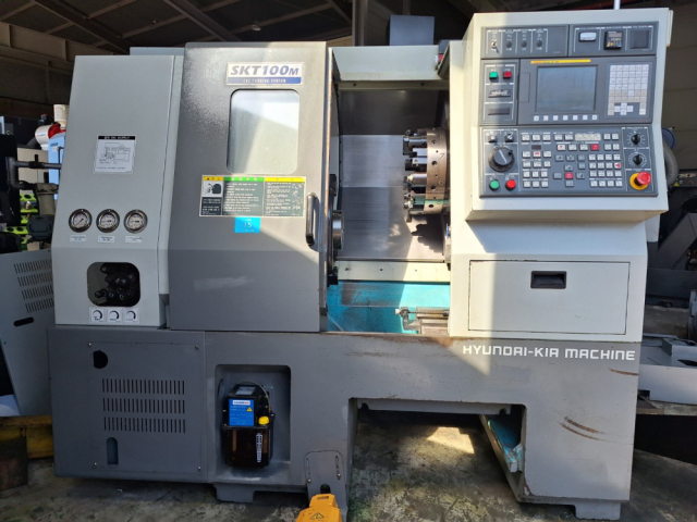 위아 6인치 CNC선반 SKT100M 중고CNC선반