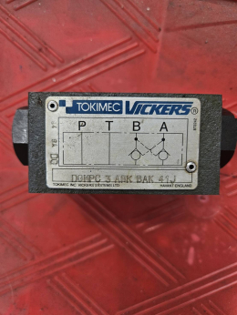 TOKIMEC VICKERS 유압 방향제어 밸브 블록