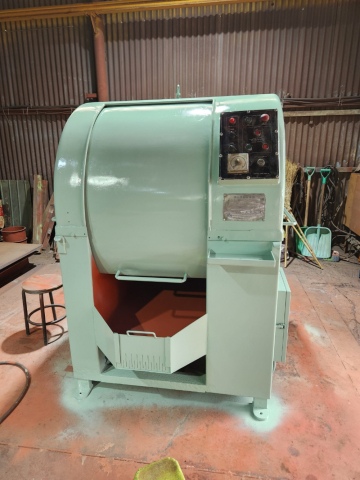 High-speed Centrifugal Barrel Finishing Machine 80L - Used, Reconditioned Product Image