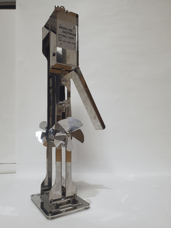 Oil skimmer