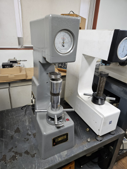 로크웰 경도시험기 (ROCKWELL TESTING MACHINE) (반자동)