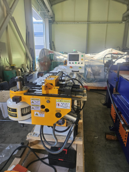 pipe bending machine