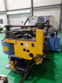 pipe bending machine