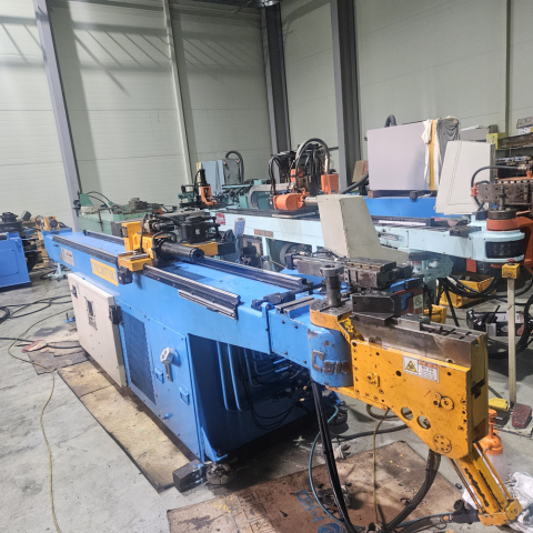 CNC 파이프 벤딩기