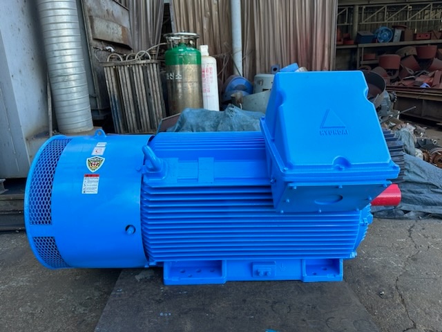 현대모터 220KW*4P*60HZ*440V