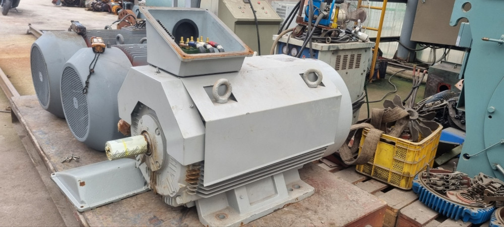 효성 모터 185KW*2P*60HZ*380V(미사용)
