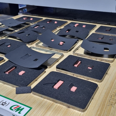 조방 500x700mm 톰슨기 도무송 유압 프레스 재단 타발 장비 제품 이미지