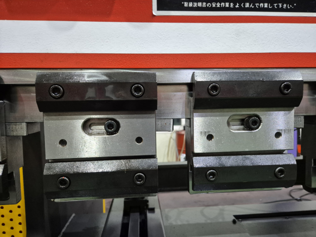 *AMADA 절곡기 RG-125EX(안전인증완료) 제품 이미지