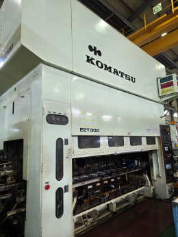 고마츠 트랜스퍼 프레스 (KOMATSU Transfer Press) 300톤