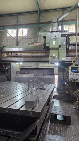 고토부키 KOTOBUKI CNC 문형 플래노밀러 대형 밀링머신