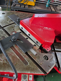 Corner Shearing Machine