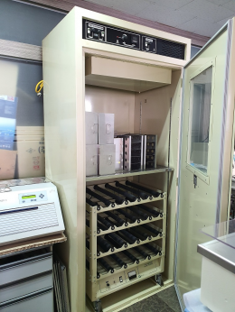 ROLL-IN INCUBATOR