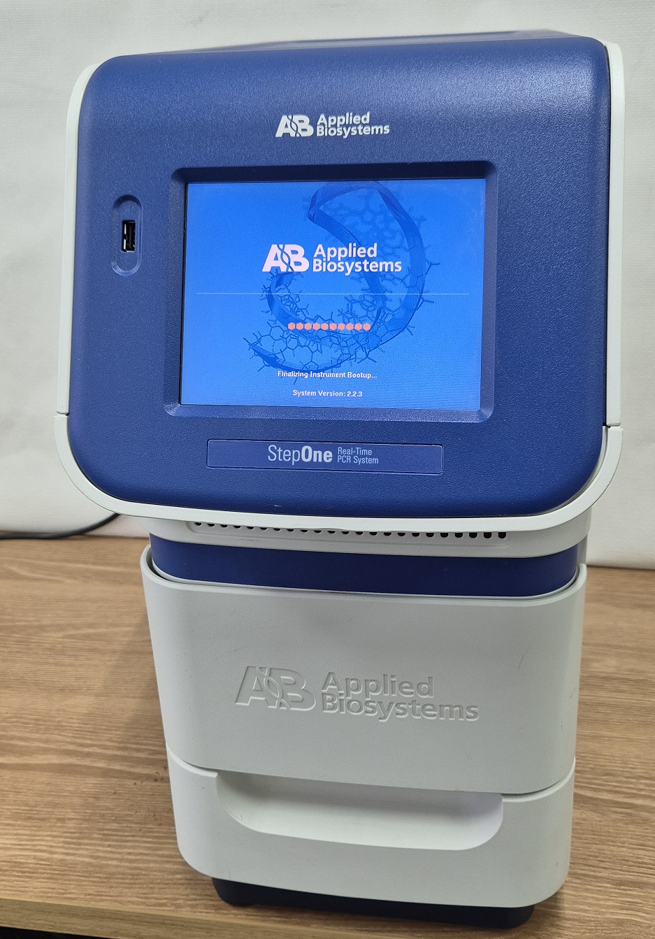 Applied Biosystems™ StepOne Real-Time PCR System 48-Well , PCR | [중고 ...