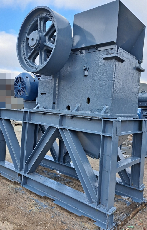 Crasher (Used Small Crusher) Small Crusher One Unit, Impact Sale Product Image