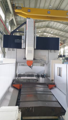 5-Axis Machining Center