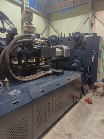 우진850톤 하이브리드사출기