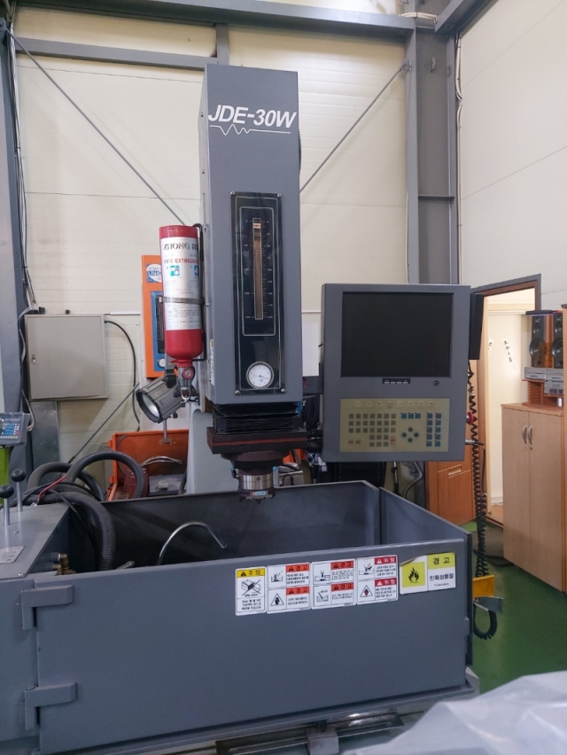 진영 JDE-30W 방전가공기 CNC 형조방전기 제품 이미지