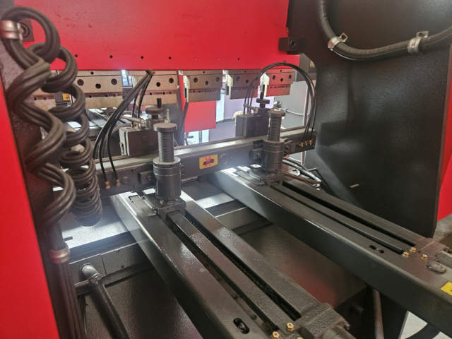 AMADA 아마다 절곡기 RG-35S ZⅡ NC9-EXⅠ 제품 이미지