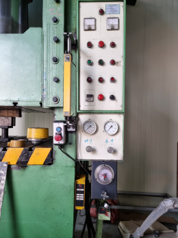 Hydraulic Press Product Image 4