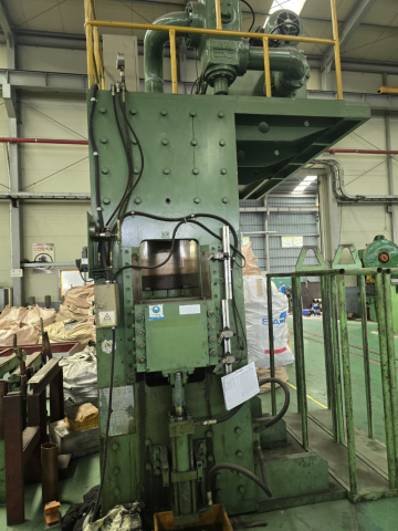 Hydraulic Press Product Image