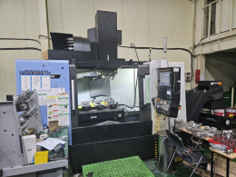 vertical machining center DNM5700