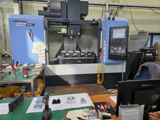 수직형 머시닝센터 MYNX6500