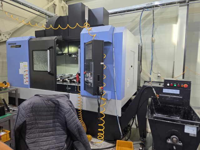 수직형 머시닝센터 MYNX6500