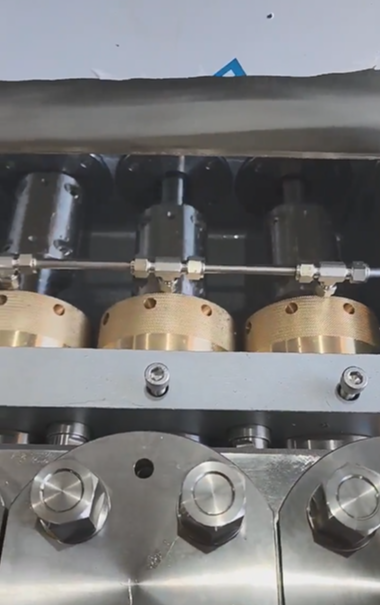 고압 균질기, Homogenizer  HS-4022 2000L/Hr * 200bar 제품 이미지