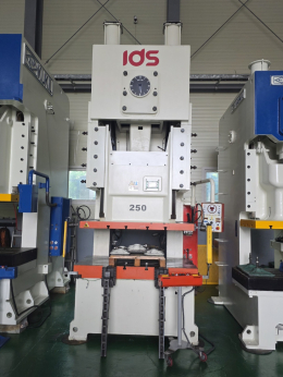 IDS  C형프레스  ICS-250  250톤 (2016년 8월)